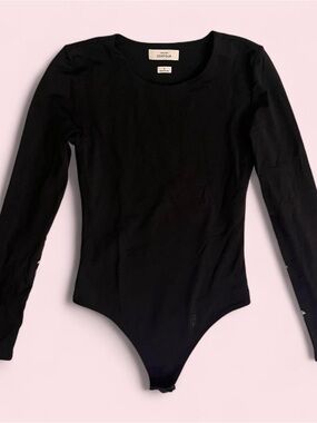 Aritzia Babaton contour long sleeve bodysuit